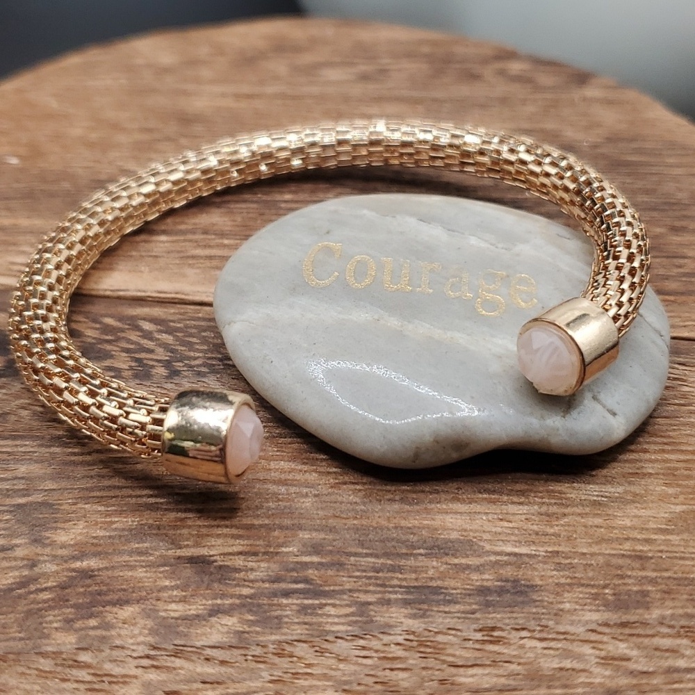 B2721‎ Macy's mesh pink quartz cuff bracelet